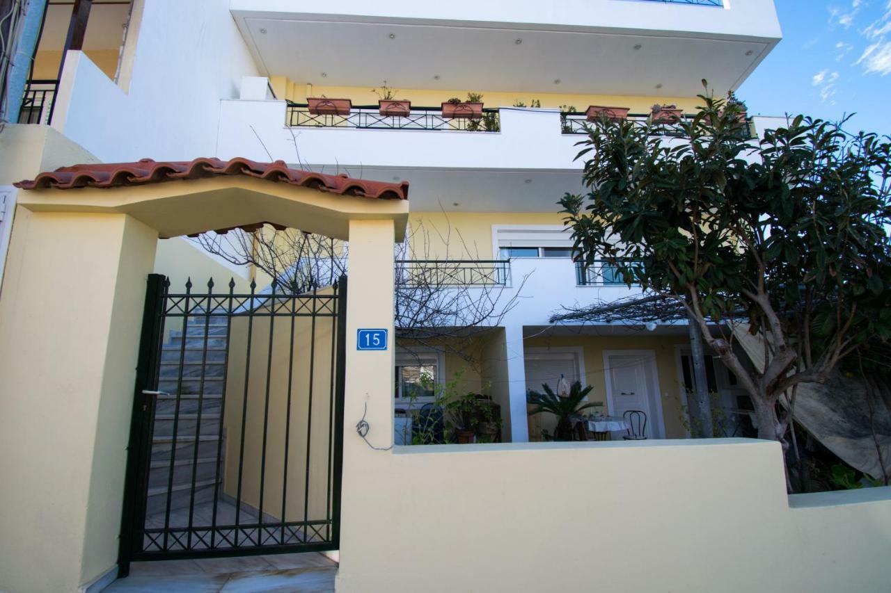 Betty'S Air+Port Sea Apartment Artemida  Exterior photo